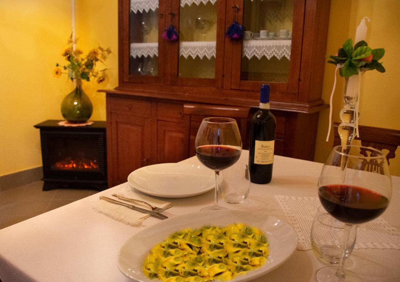 Villa Goccia Di Vino La Morra Exteriör bild