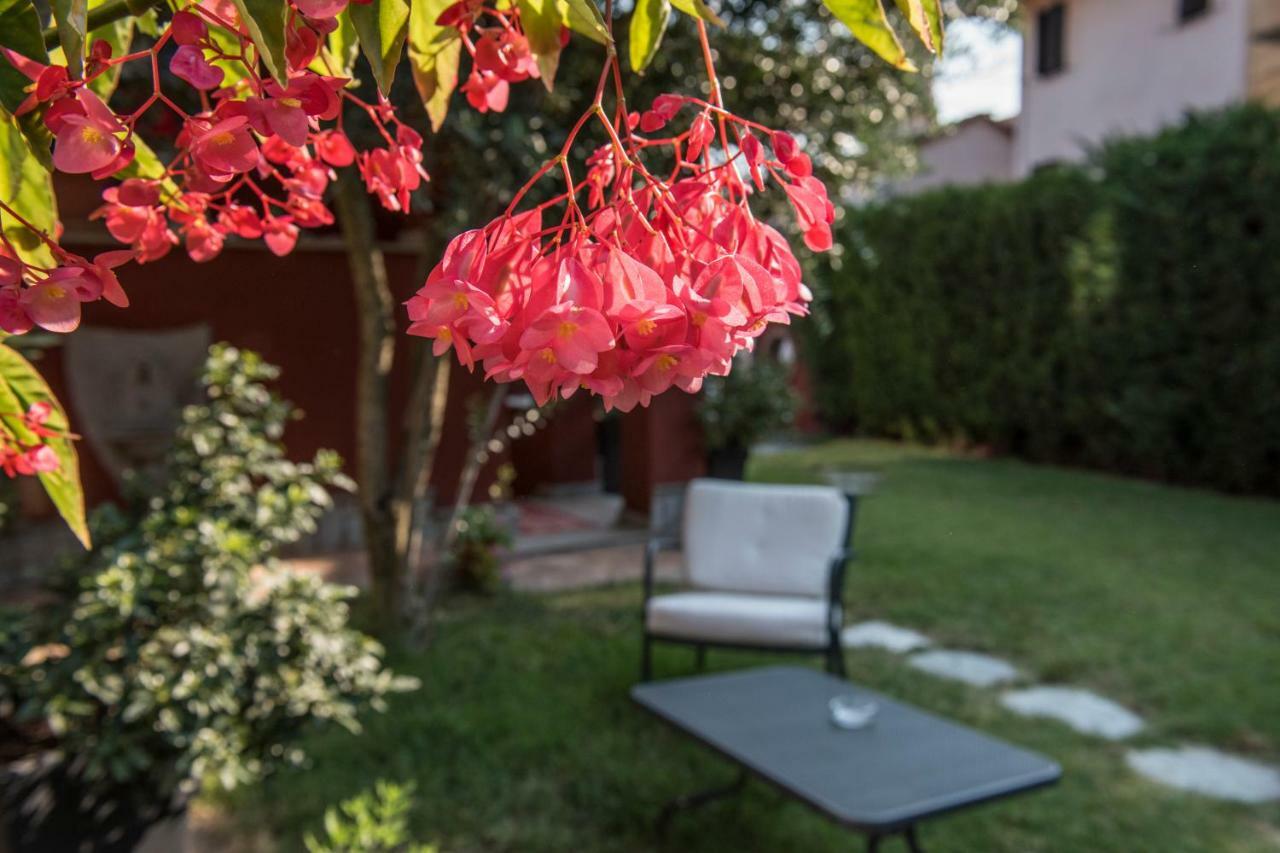 Villa Goccia Di Vino La Morra Exteriör bild