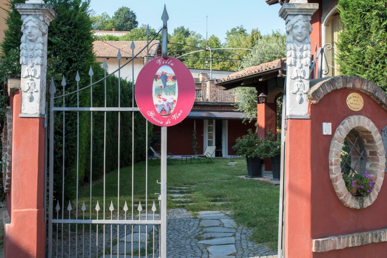 Villa Goccia Di Vino La Morra Exteriör bild