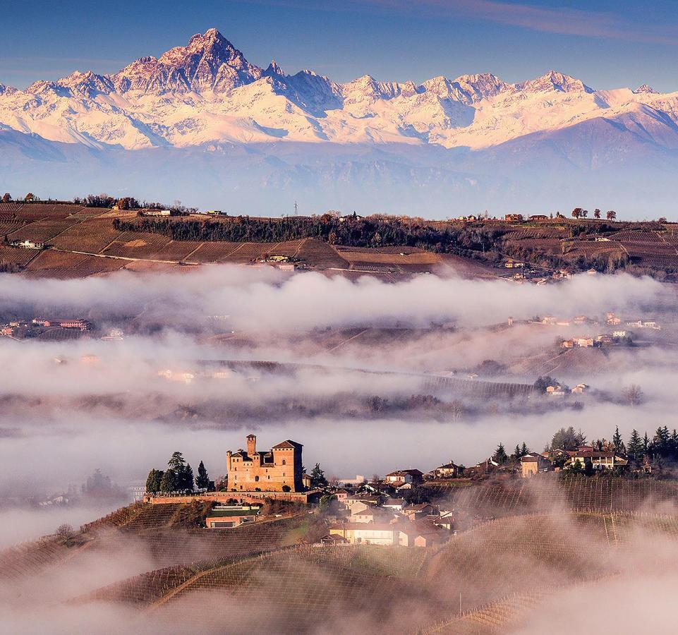 Villa Goccia Di Vino La Morra Exteriör bild